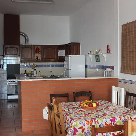 Chill Hill & Private - Peach Garden Hostel *