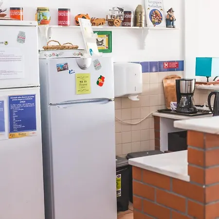 Hostel Chill Hill & Private - Peach Garden Ericeira