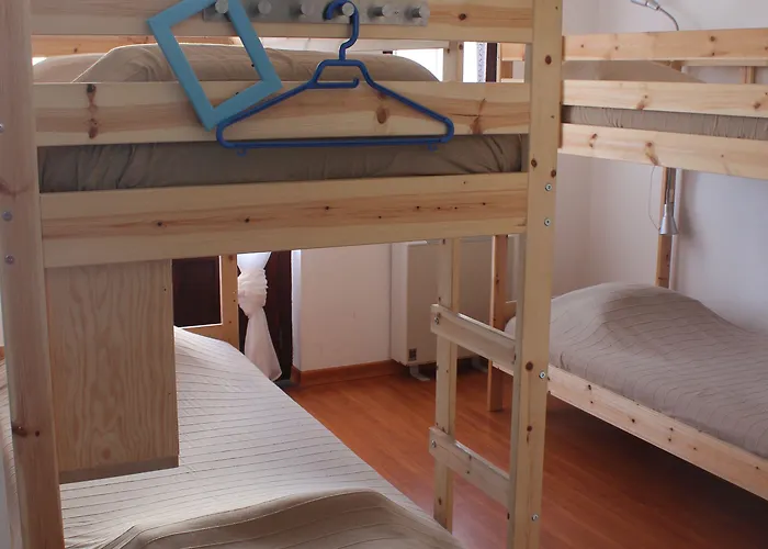 Hostel Chill Hill & Private - Peach Garden Ericeira