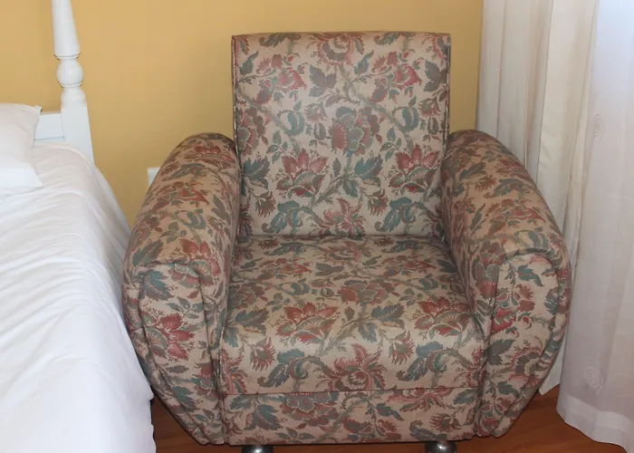 Hostel Chill Hill & Private - Peach Garden Ericeira