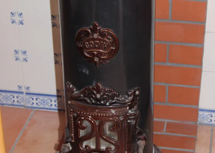 Hostel Chill Hill & Private - Peach Garden Ericeira