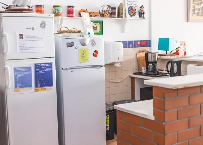 Hostel Chill Hill & Private - Peach Garden Ericeira